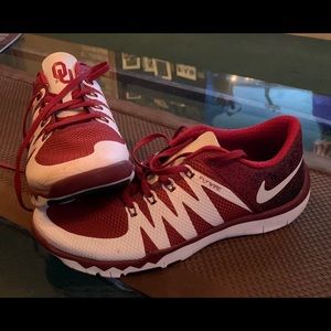 Men’s Nike Flywire Tennis Shoes